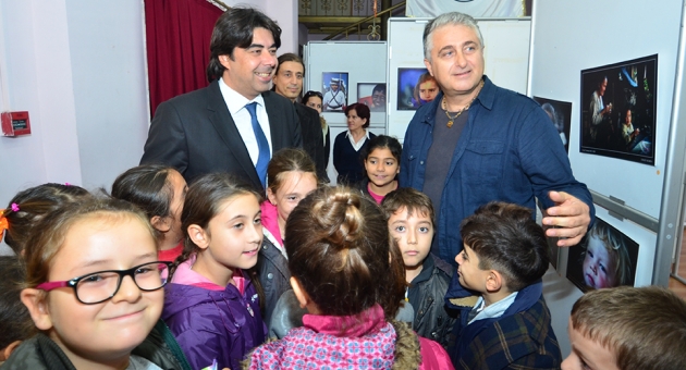 DÜNYA ÇOCUKLARI AYNI GÖKKUŞAĞI ALTINDA BULUŞTU