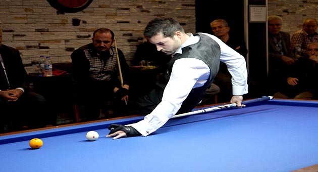 Bilardo severler Karşıyaka’da bir araya geldi