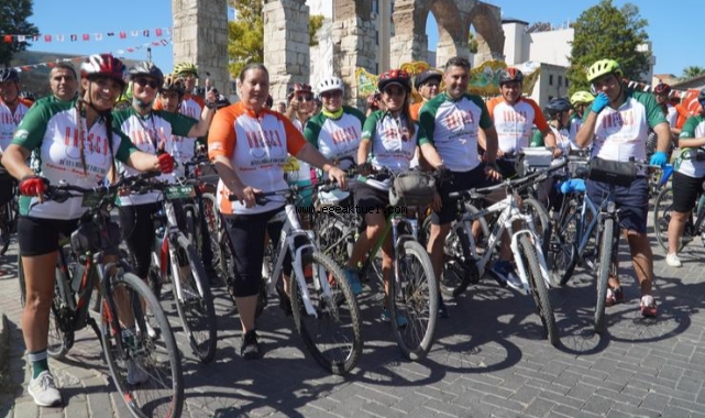 İzmir'in Dünya Miraslarını bisikletliler birleştirdi