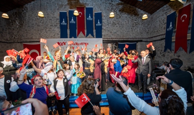 Köy Tiyatroları’ndan Soyer’in gözlerini dolduran performans
