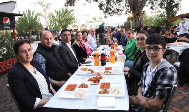 Başkan Kayalar iftar programlarına devam ediyor