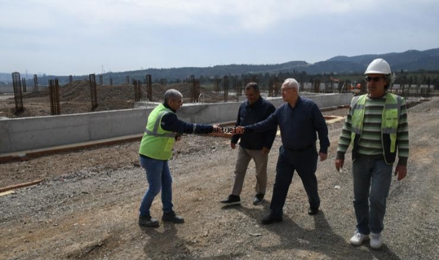 Başkan Selvitopu, Atatürk Gençlik ve Spor Merkezi inşaatını inceledi