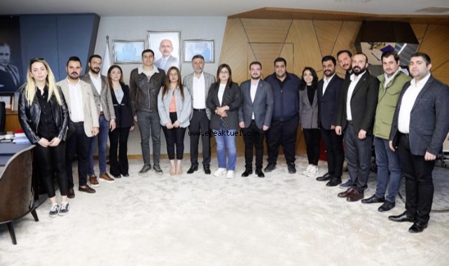 “Gençlerin Başkanı” Bayraklı’ya geldi