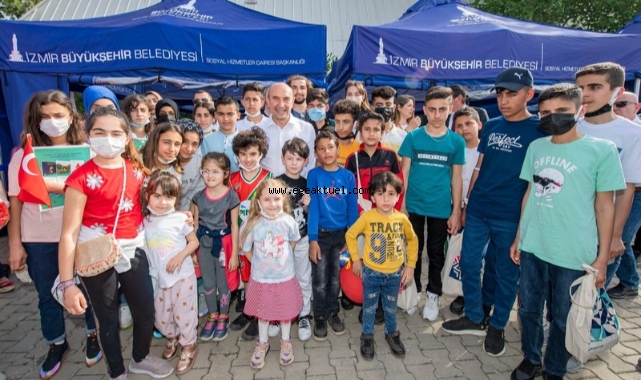 İzmirli minikler 23 Nisan'da eğlenceye doydu