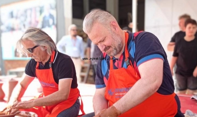 Çömlek tezgâhının başına geçti