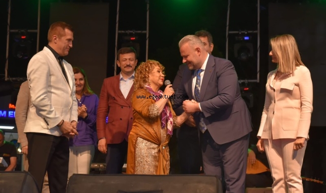 Emiralem Çilek Festivali dolu dolu