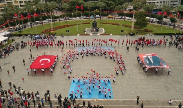 İzmir’de coşkulu 19 Mayıs kutlaması