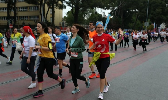 Maraton İzmir’de sivil topluma 4 milyon TL’lik katkı