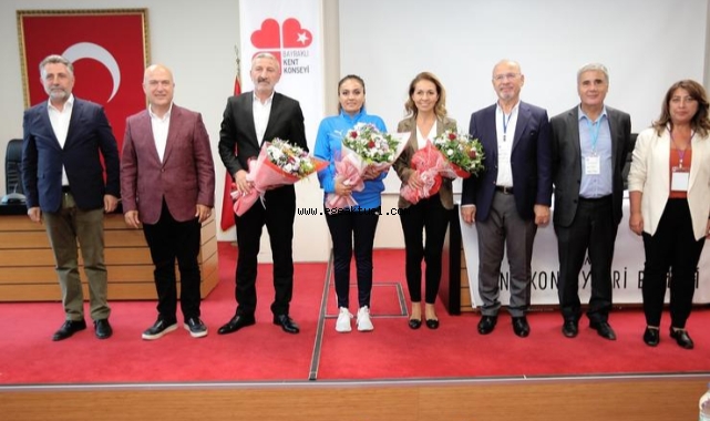 Kent Konseyleri Birliği Bayraklı’ da toplandı