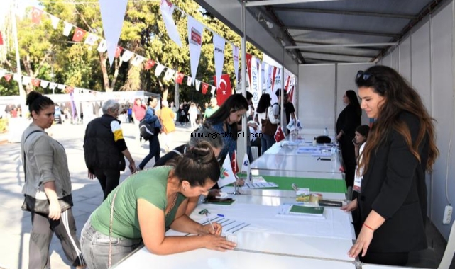 Bornova İstihdam Fuarı büyük bir dayanışmaya dönüştü