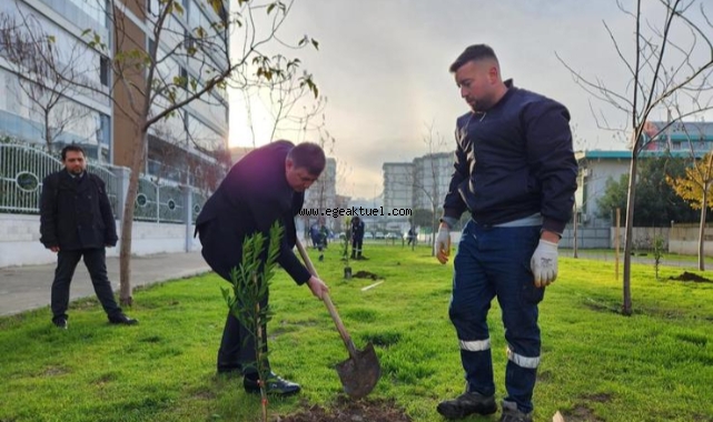 Karşıyaka meyve bahçeleriyle renkleniyor