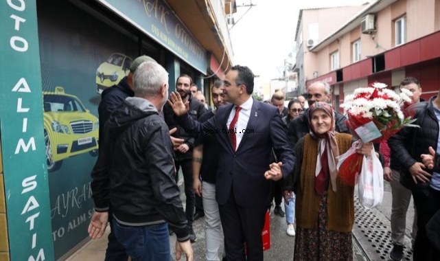 Sağanak yağmura rağmen Bornova miting alanına döndü