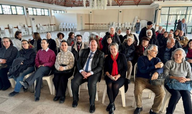 Çiçek Demokrasi Şehitlerini Unutmadı