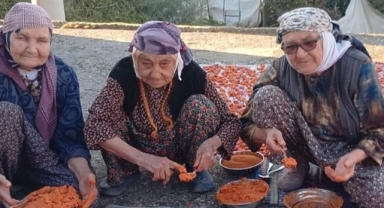 90 yaşında üç arkadaş! Uzun ömürlerinin sırrını açıkladılar
