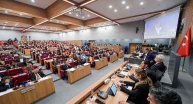 BAŞKAN TUGAY'IN BOMBA GİBİ SORUSU 