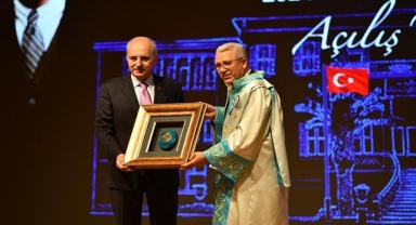 EGE ÜNİVERSİTESİ AKADEMİK YILA KAFA KARIŞTIRARAK GİRDİ 