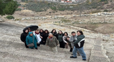 İZMİR BÜYÜKŞEHİR'DEN ALKIŞLANACAK ÇALIŞMA, HAYDİ KİTAP OKUMAYA! 