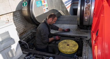 SONUNDA MERDİVENLER YÜRÜYECEK GALİBA! Başkan Tugay Özür Diledi