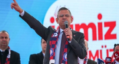 İZMİR'DE EMEK MÜCADELESİ SÜRERKEN ÖZGÜR ÖZEL'İN BİR GARİP ZİYARETİ 