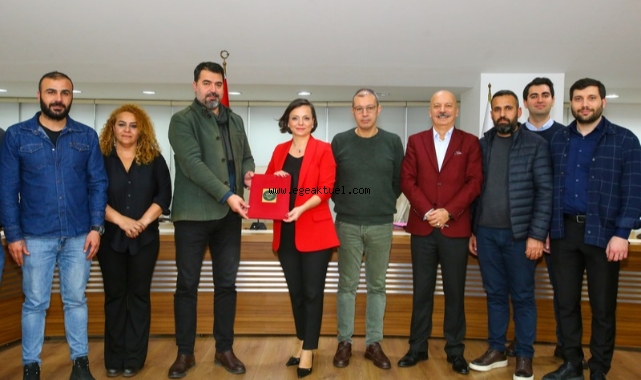Karabağlar Belediyesi’nden işçilerin yüzünü güldüren sözleşme