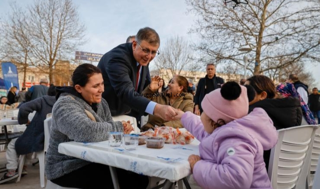 İzmir Büyükşehir Belediyesi'nin iftar sofrası Urla'da kuruldu