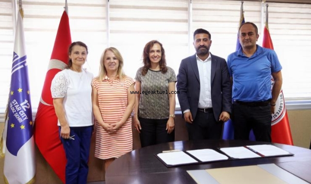 Karşıyaka’da ‘sağlıklı kentleşme’ için imzalar atıldı
