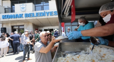 Konak’tan Ferdi Zeyrek anısına yemek ikramı