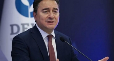 Babacan sessizliğini bozdu