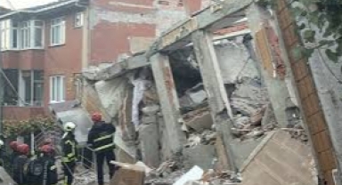 Gebze'de 5 katlı bina çöktü!