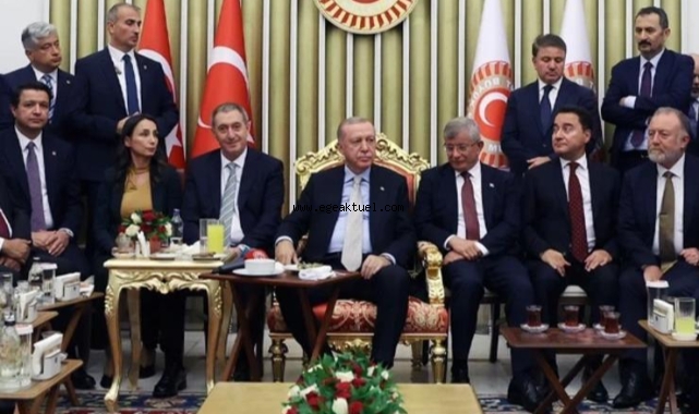 İşte En Çok Konuşulan Fotoğraf...