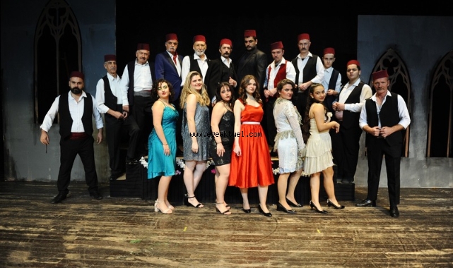 Karşıyaka Belediye Tiyatrosu 4 Ekim’de perde açıyor