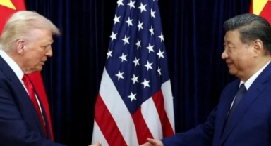 Trump ve Şi el sıkıştı