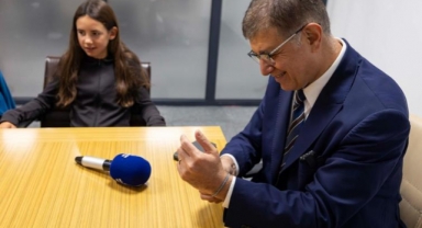 Başkan Tugay, Fransız gezgin aileyi ağırladı