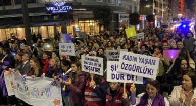 CHP İzmir'in Kadınlarından Şiddete Karşı Üç Eylem