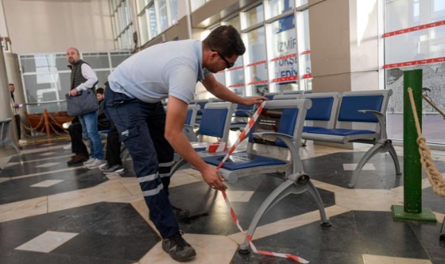 İzmir’de “boş koltuk”lu 25 Kasım mesajı
