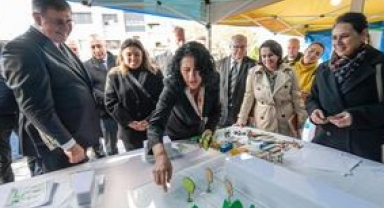 Kınık Cumhuriyet Meydanı yeni çehresine kavuşuyor