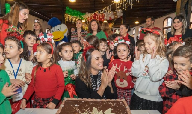 Yuvamız İzmirli çocuklara yeni yıl sürprizi