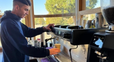 İzmirli Kahve’den bir milyon bardaklık rekor