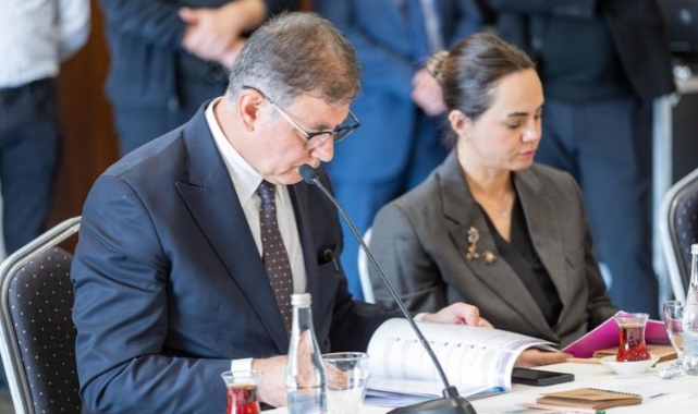 Başkan Tugay’dan kadın mücadelesine güçlü çağrı