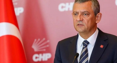  Özel'den Şehit Bolat'ın ailesine başsağlığı telefonu