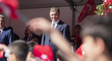 Başkan Tugay’dan 18 Mart mesajı: “Tarihe sığmayan bir direnişin zaferi”