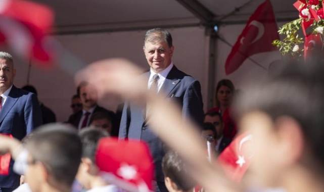 Başkan Tugay’dan 18 Mart mesajı: “Tarihe sığmayan bir direnişin zaferi”