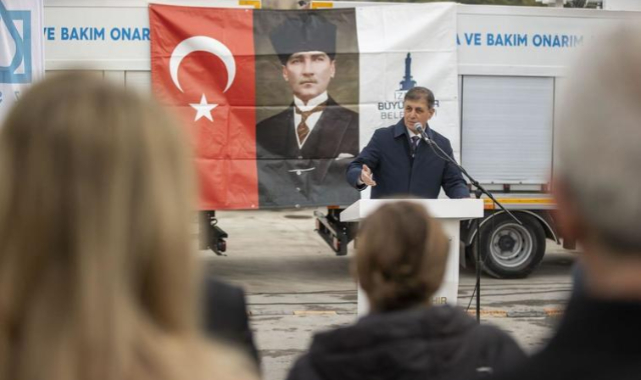 Başkan Tugay, İZSU personeli ile bayramlaştı