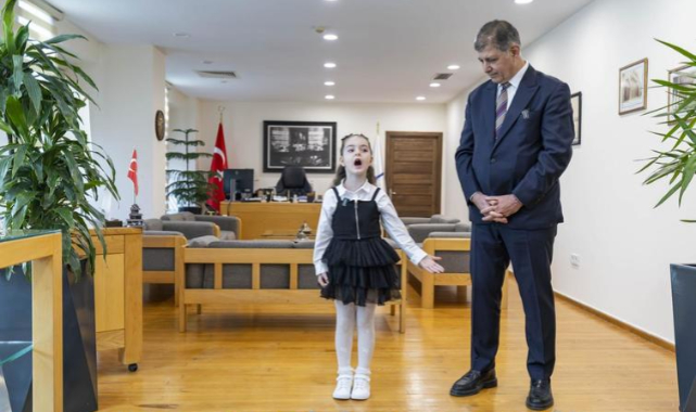 Başkanlık makamında gurur veren buluşma