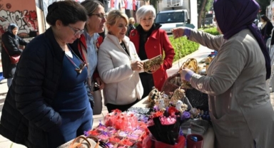 Bornova’da 8 Mart’a güçlü mesaj