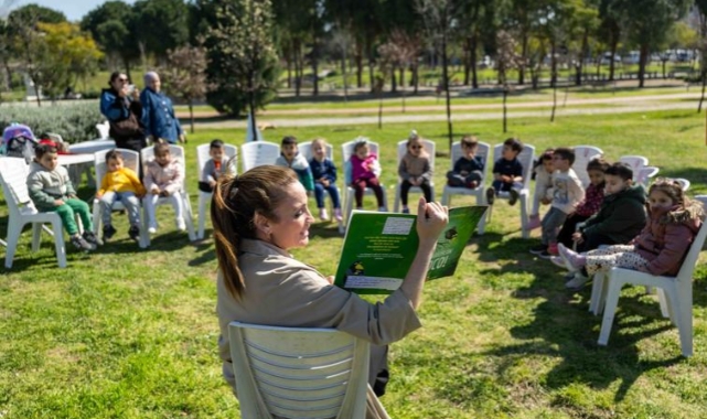 Bornova’da minikler öğrenerek eğlendi