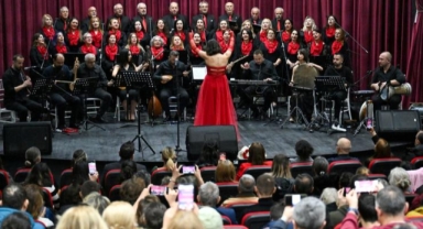 Dayanışmanın Türküsü Bornova’da Yükseldi