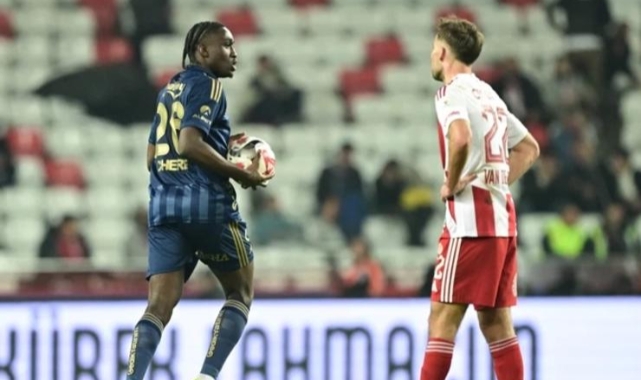 Fenerbahçe Zirve Yarışında Yara Aldı
