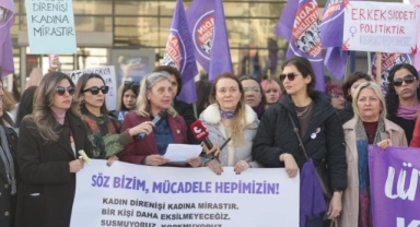 İzmir'in Kadınları 8 Mart'ta Ses Yükseltti