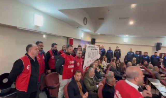 Karşıyaka Meclisi'nde işçi eylemi